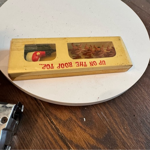 Vintage Department 56 “Up On The Roof” Santa & Reindeer Old New Stock #5139-0 - Picture 6 of 6